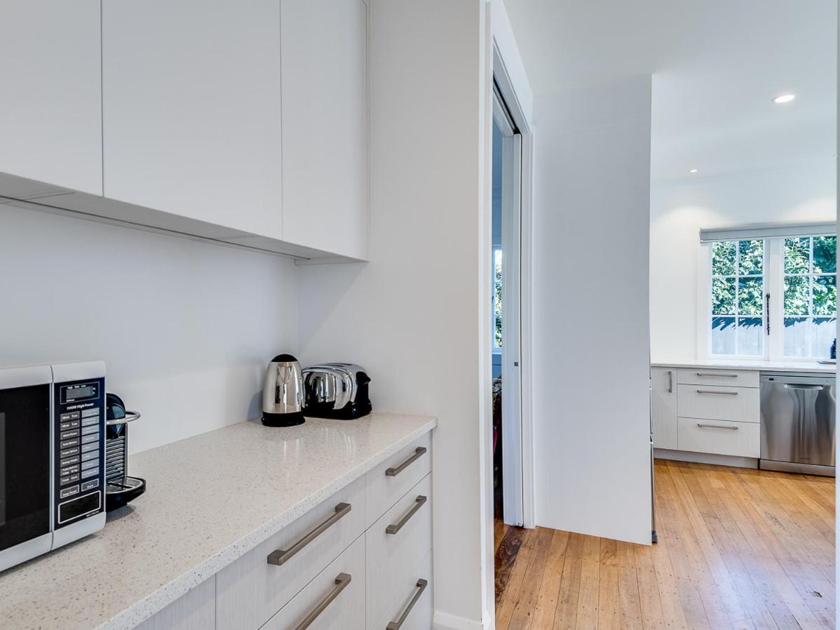 Gem On Gillean - Havelock North Holiday Home Экстерьер фото